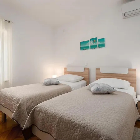 Holiday home Casa Pina Labinci