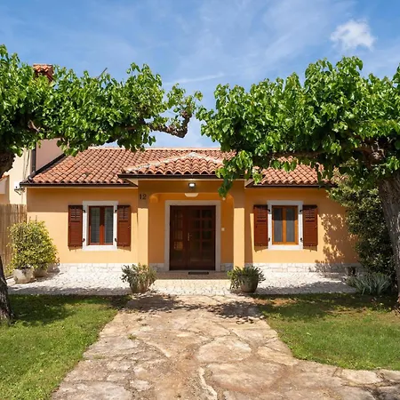 Holiday home Casa Pina Labinci