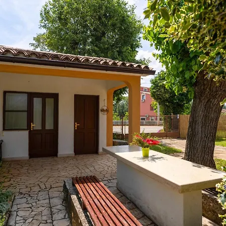 Casa Pina Holiday home Labinci